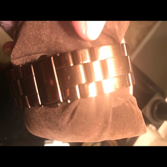 Michael Kors Watch - Picture 6 of 6